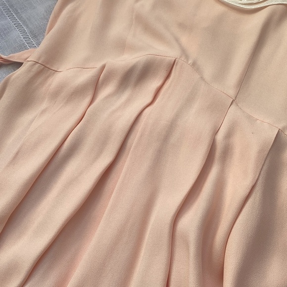 Expo Petite vintage peach midi dress with ribbon collar. - Picture 9 of 15